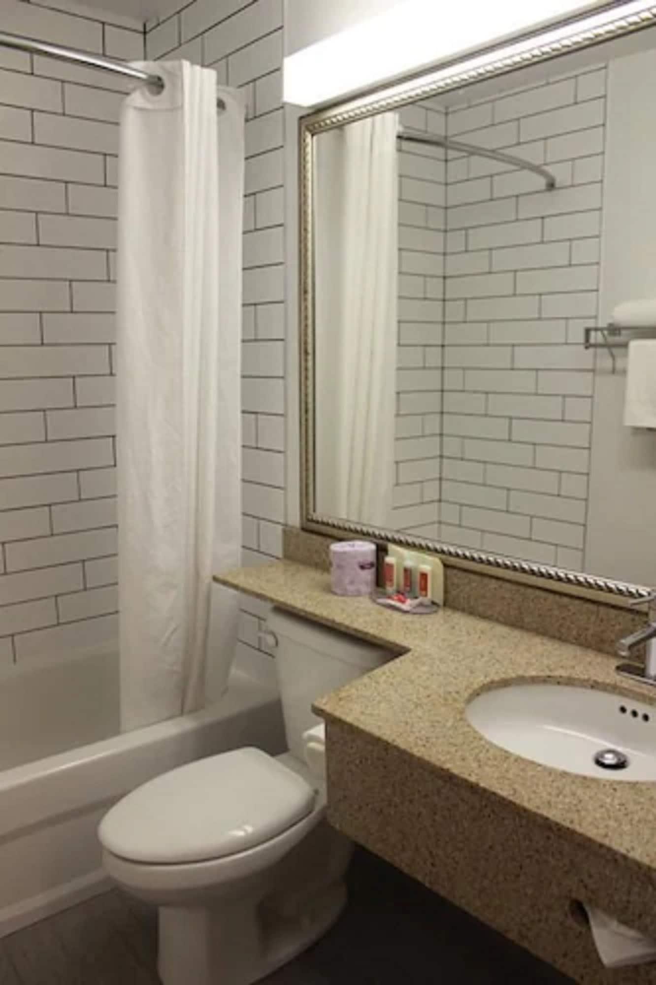 Econo Lodge Inn & Suites Downtown Τορόντο Εξωτερικό φωτογραφία