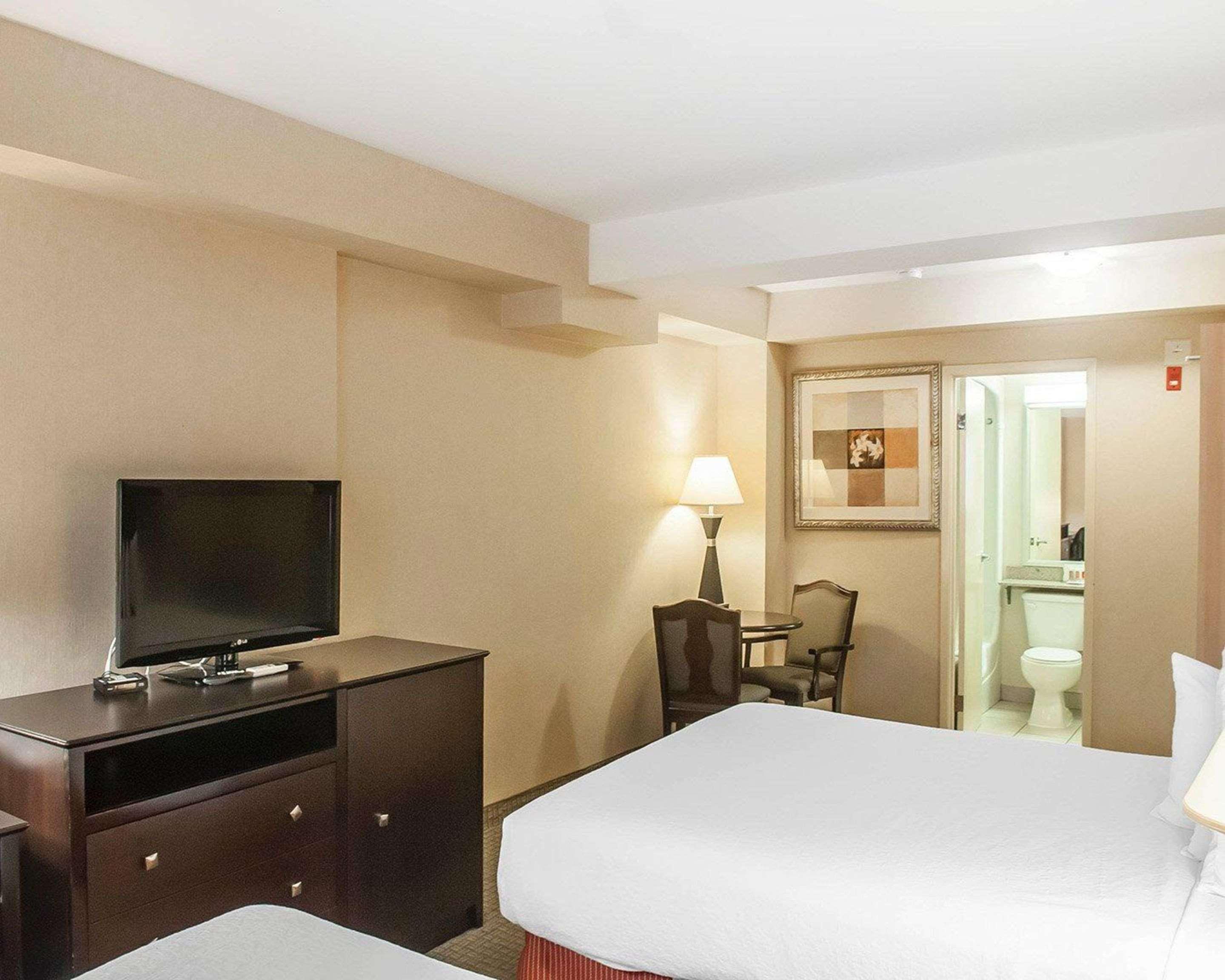 Econo Lodge Inn & Suites Downtown Τορόντο Εξωτερικό φωτογραφία