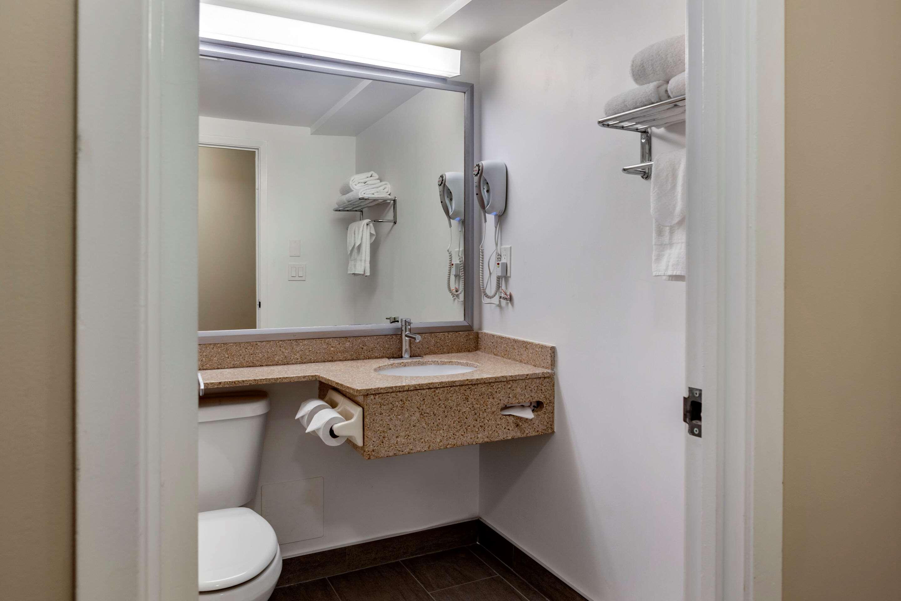 Econo Lodge Inn & Suites Downtown Τορόντο Εξωτερικό φωτογραφία