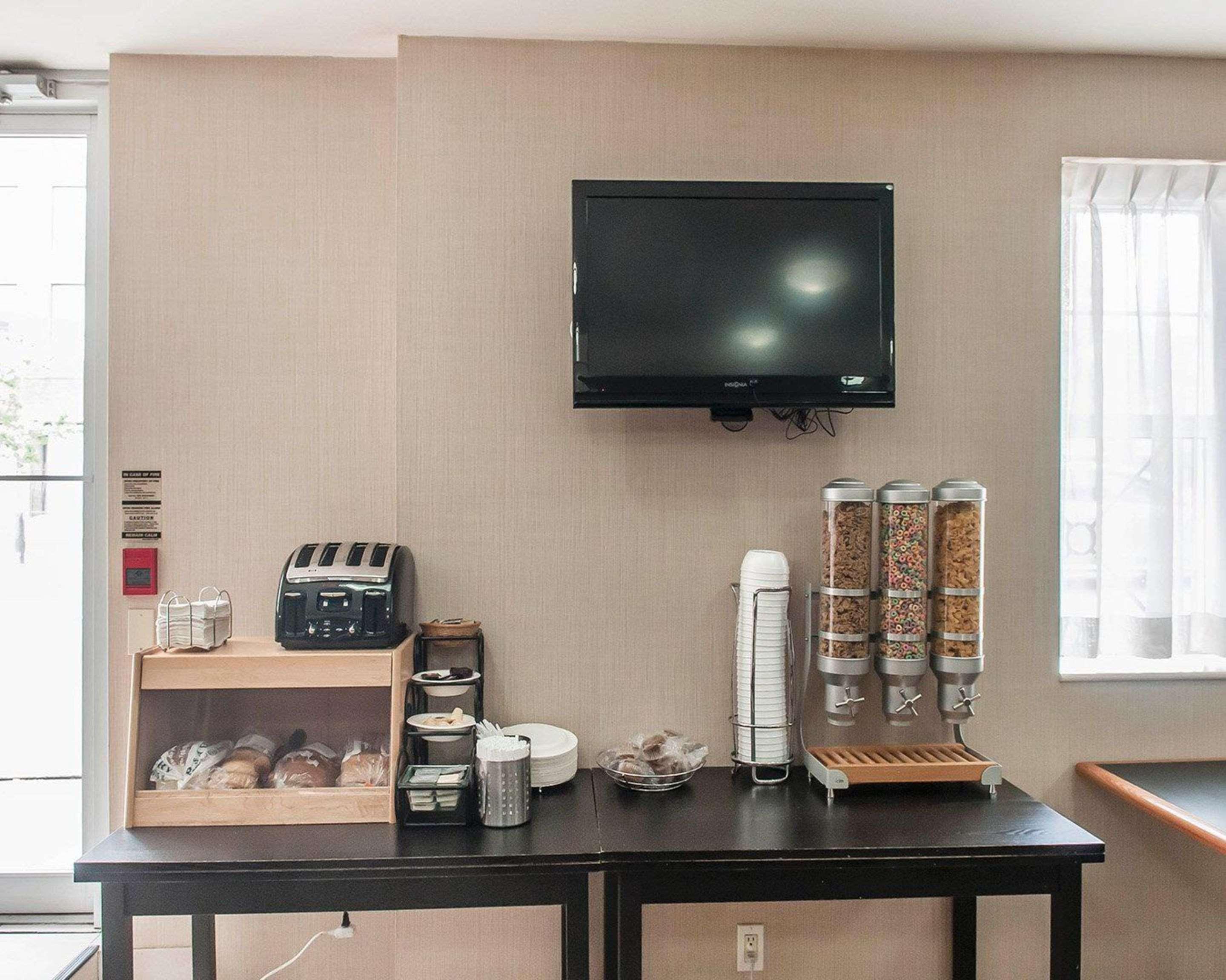 Econo Lodge Inn & Suites Downtown Τορόντο Εξωτερικό φωτογραφία