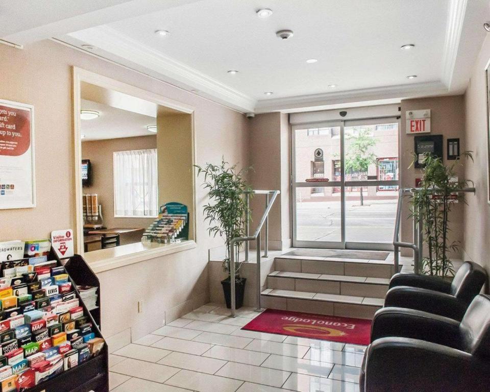 Econo Lodge Inn & Suites Downtown Τορόντο Εξωτερικό φωτογραφία