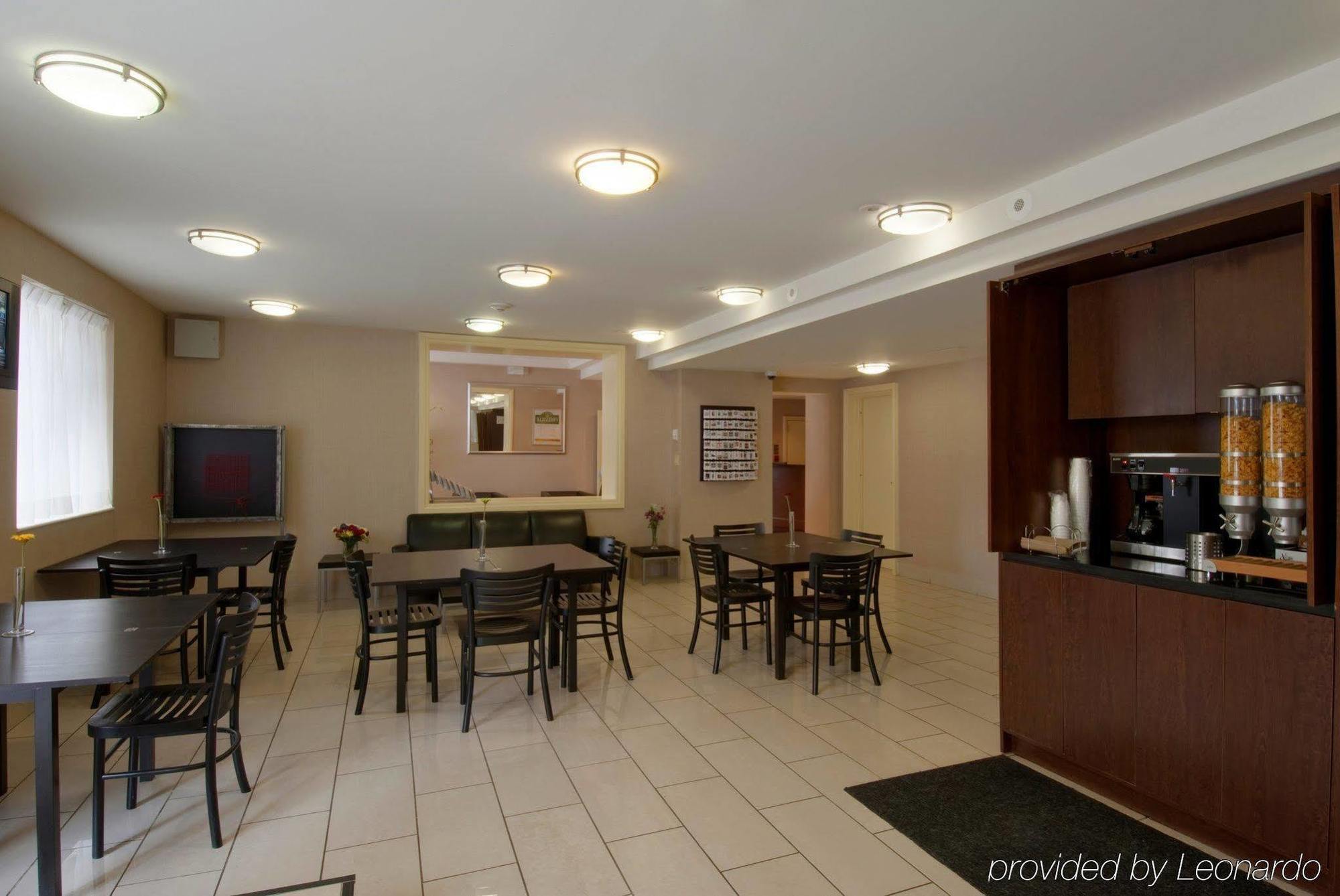 Econo Lodge Inn & Suites Downtown Τορόντο Εξωτερικό φωτογραφία